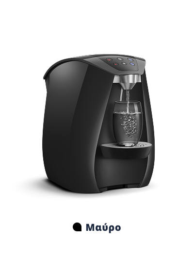 Μαύρο ψύκτη νερού γεμίζει ποτήρι