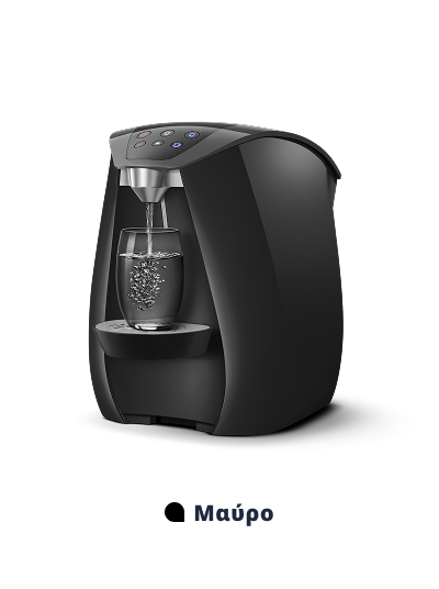 Μαύρη καφετιέρα με ποτήρι νερού